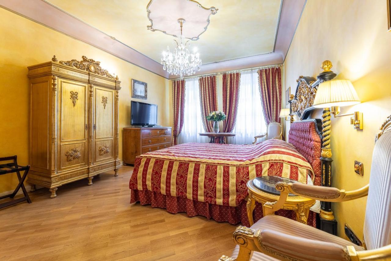 Nosticova Apartments Praha Bagian luar foto
