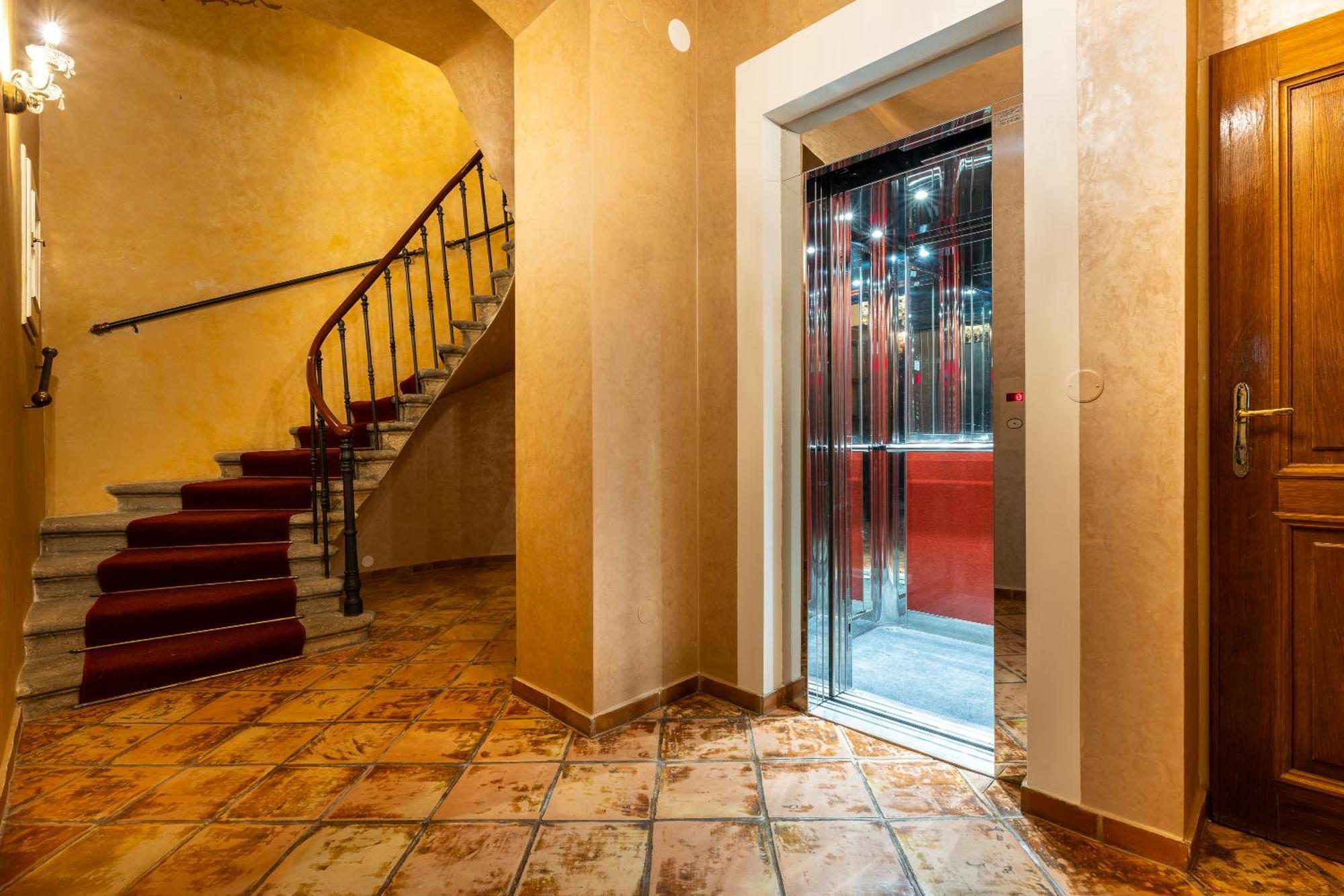 Nosticova Apartments Praha Bagian luar foto