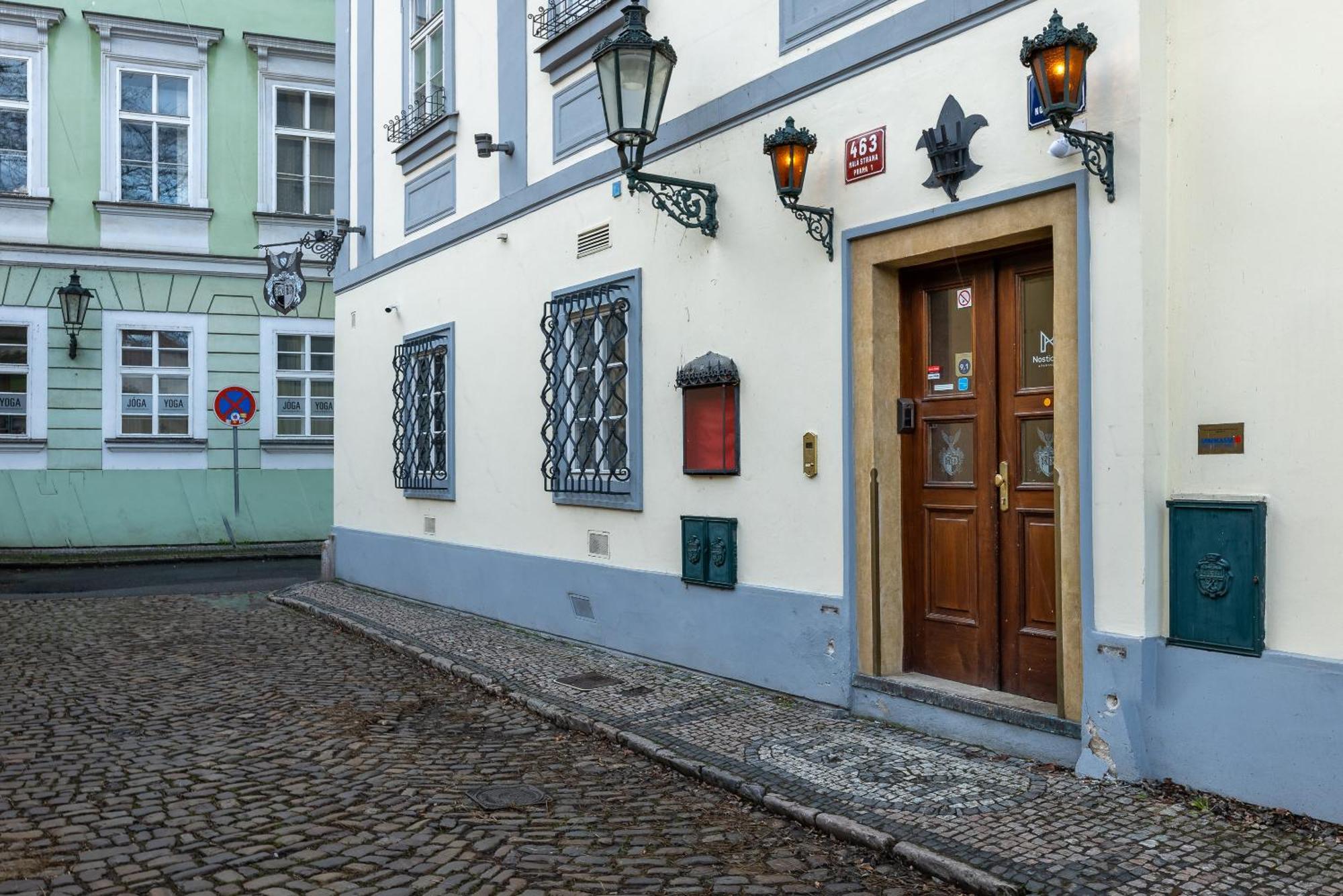 Nosticova Apartments Praha Bagian luar foto