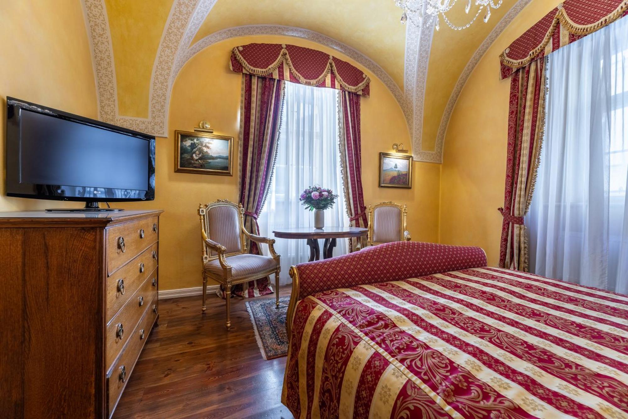 Nosticova Apartments Praha Bagian luar foto