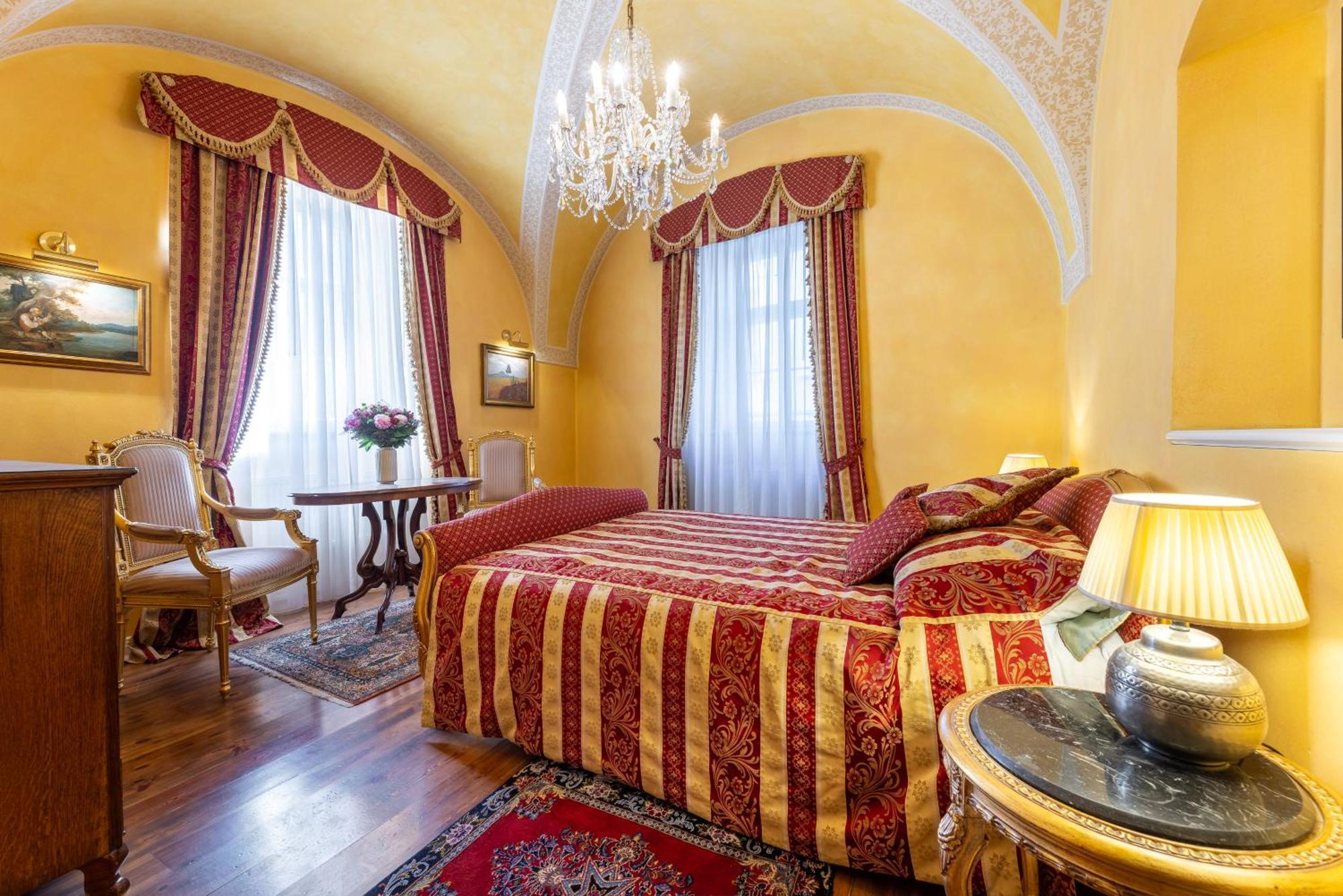 Nosticova Apartments Praha Bagian luar foto